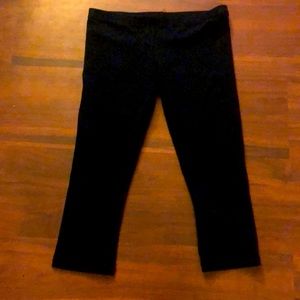 Small black Capri leggings